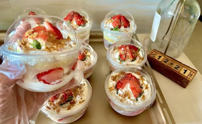 Пластиковые чашки мороженое чашки купольные крышки, 180 мл / 6 унций Сундае десертные чашки для мороженого кофе холодные напитки замороженный йогут 4