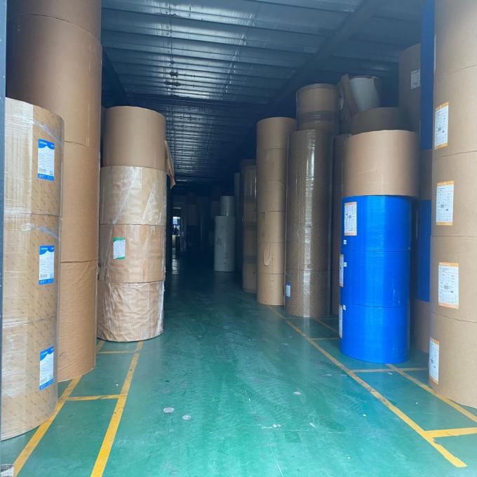 Фабрика жиронепроницаемая водонепроницаемая одностенная двойная PE покрытая Kraft Paper Roll Пищевой класс сырье для бумажной чашки 2